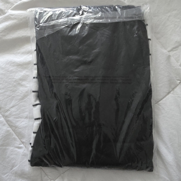 Set of 2 Isabel Maternity Side Shirred V-Neck T-Shirts by Ingrid & Isabel  XXL - Picture 3 of 3